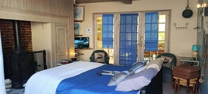 3 bedrooms, iron/ironing board, travel cot, free WiFi