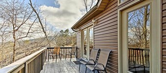 Maple Highlands: Under 1 Mile to Lift! Mountaintop Estate with 2 Scenic Decks