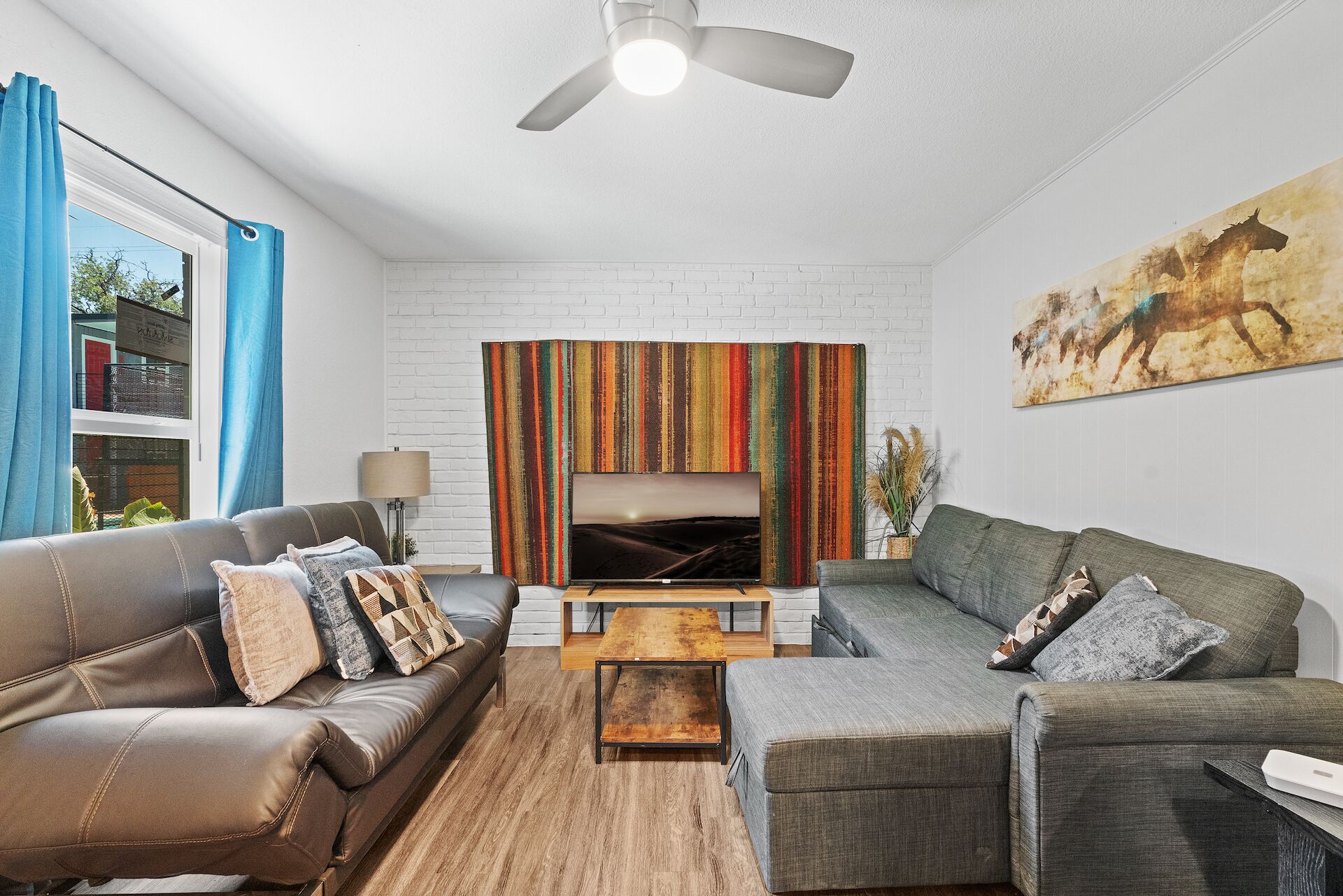Cozy 2BR Near UT | Hyde Park | Evonify 0334