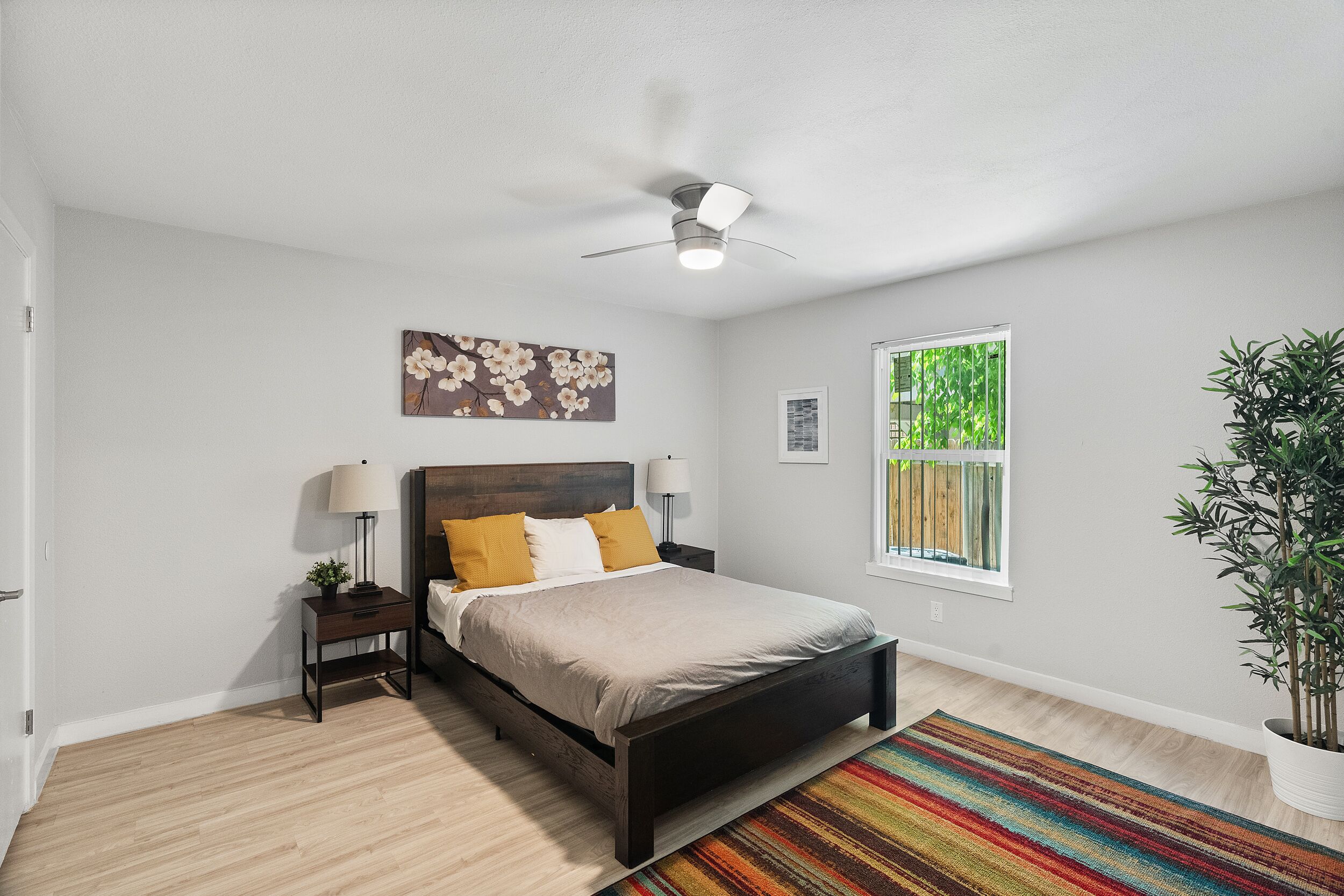 Modern 1BR Near UT | Hyde Park | Evonify 0335