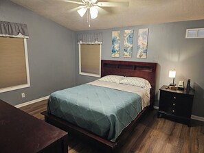 4 dormitoris, planxa i posts de planxar, wifi gratuïta i roba de llit