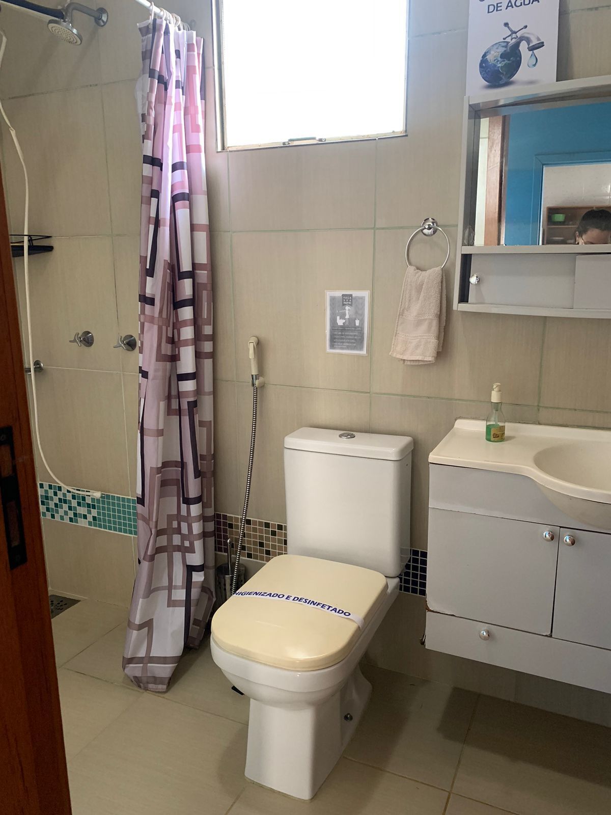 Dusche, Handtücher, Seife, Toilettenpapier