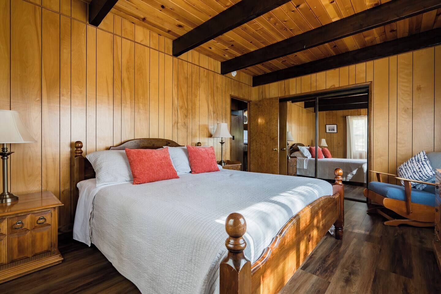 3 chambres, fer et planche à repasser, Wi-Fi gratuit, draps fournis