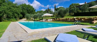 Serena al Casalone, Design apartment in Private Chianti Estate, pool WIFI A/C