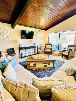 Smart TV, fireplace, video games, books