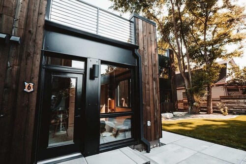 Sustainable Stay at BlockhouseLife! with Wifi