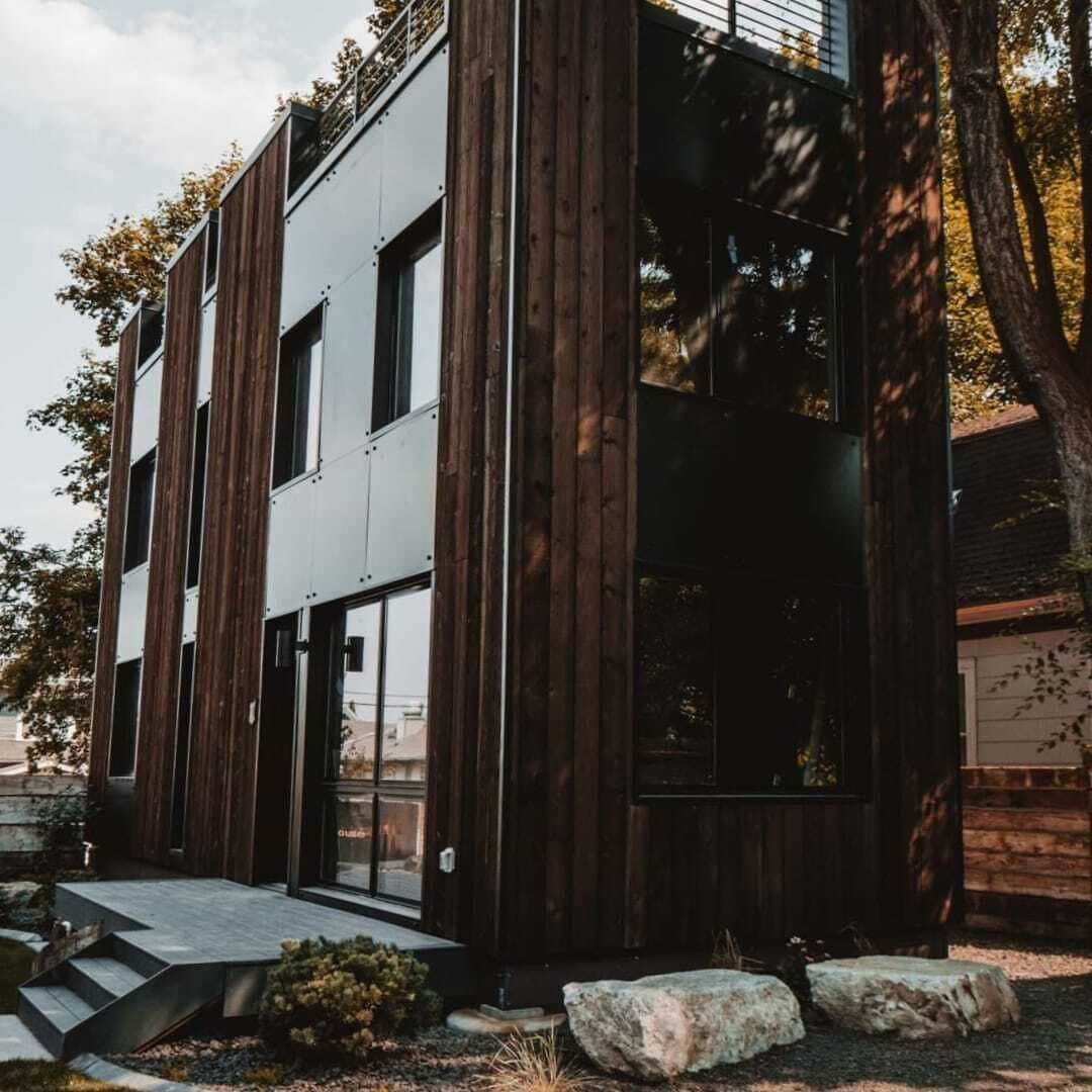 One Of Kind Custom Crafted Full Home: Blockhouse, Eco-Friendly with Wifi