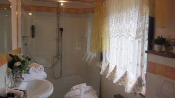 Asciugacapelli, accappatoio, asciugamani