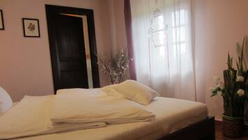 1 bedroom, WiFi, bed sheets