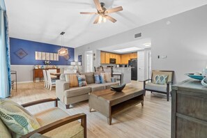 Smart TV, chimenea, videojuegos y tenis de mesa 