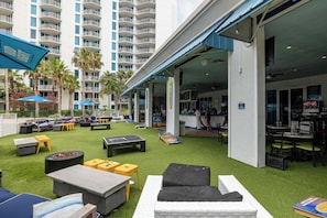 Outdoor dining - 3107 Spring Break Special Mar 7th today! Poolside ~Heated Pool ~Hot Tub (Destin)