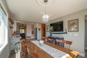Dining - Restored Farmhouse Close to WI Dells (Oxford)