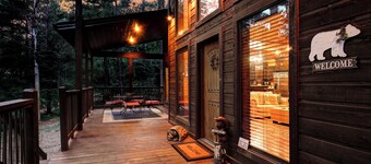 Beautiful,huge porch, close to activities,Paved road. Highly desired location.