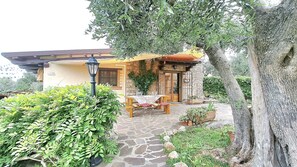 Terrace/patio - Mild hills Villa, on the Tuscany coast with brand new panoramic private pool (Camaiore)