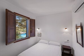 5 Schlafzimmer, Bügeleisen/Bügelbrett, kostenloses WLAN, Bettwäsche