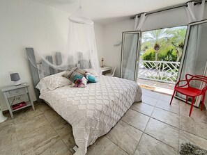 2 Schlafzimmer, Schreibtisch, Bügeleisen/Bügelbrett, Reisekinderbett