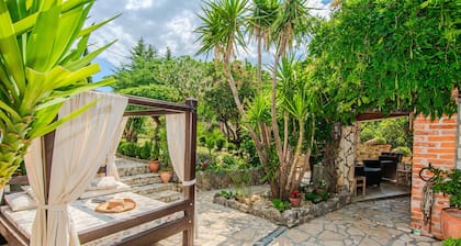 Rustikale Villa Verde mit großem Pool und Meerblick