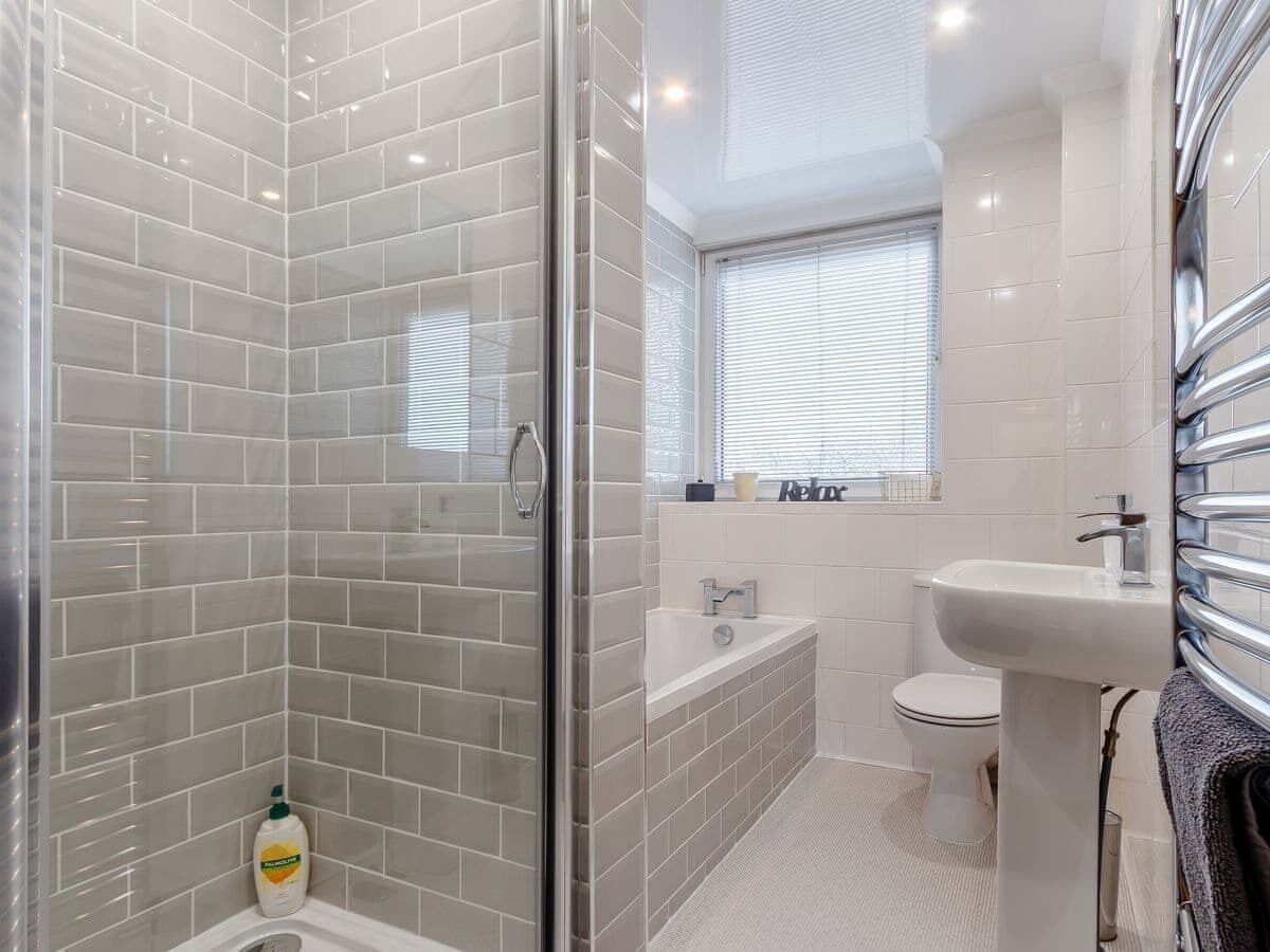 City Apartment, Private Bathroom, Garden View (Peaceful Ferryhill) | Bathroom