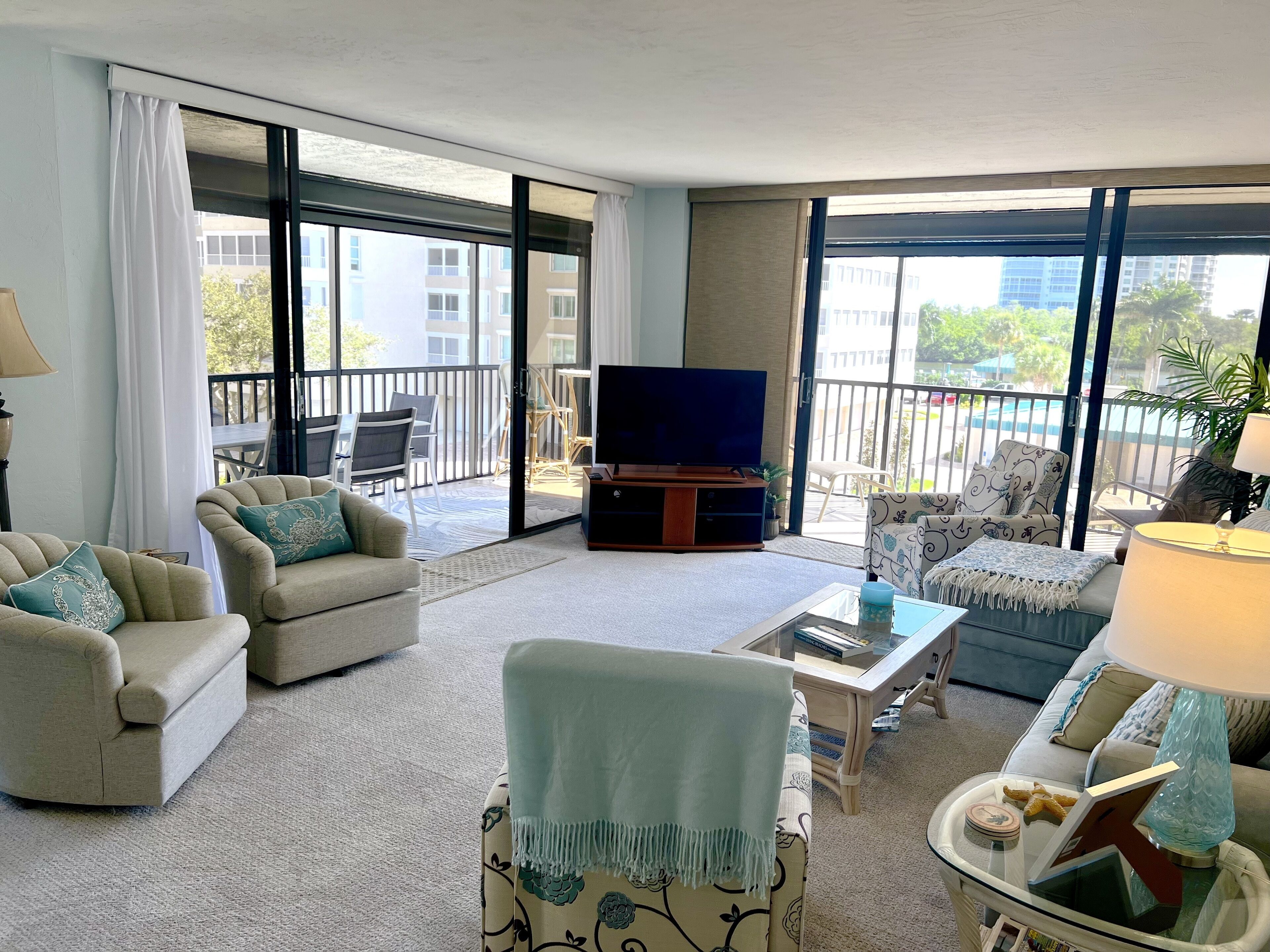 Palm Breeze - Waterfront Listing! - Naples