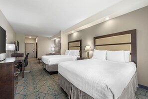 Suite, 2 Katil Ratu (Queen), Non Smoking, Refrigerator & Microwave (with Sofabed) | 1 bilik tidur, meja, ruang kerja komputer riba, seterika/papan seterika 