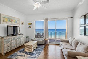 Condo, Multiple Beds, Pool Access, Ocean View | Living area