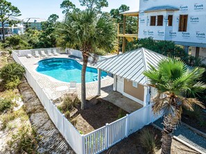 Outdoor pool - Gulf View 3/2 with community pool- 3 king beds! Dog Friendly! - SPECIALS! (Port St. Joe)