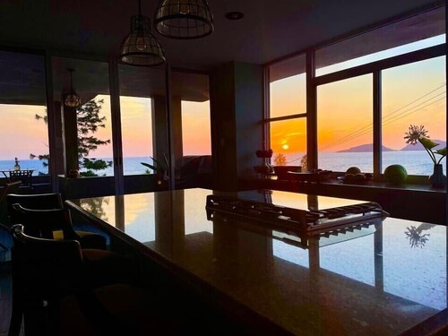 Casa Vista Azul- Perfect location! Stunning ocean views, near Olas Altas/ Centro