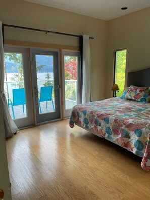 4 bedrooms, desk, iron/ironing board, free WiFi