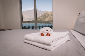 2 quartos, ferros/tábuas de passar roupa, Wi-Fi, roupa de cama