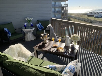 Expansive Ocean View: Luxury, Comfort, at the Beach, Family & Budget Friendly!
