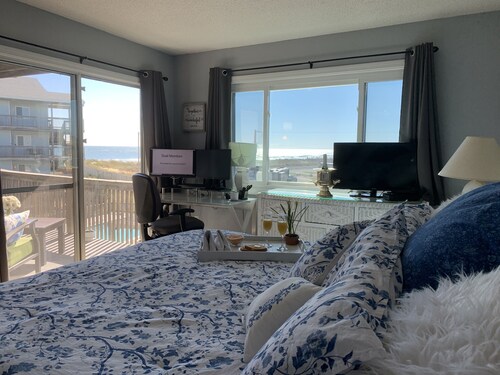 Expansive Ocean View: Luxury,  Comfort, at the Beach, Family & Budget Friendly! 