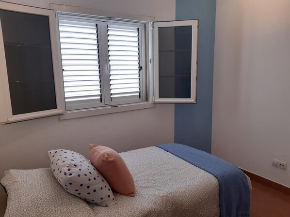 2 bedrooms, iron/ironing board, WiFi, bed sheets