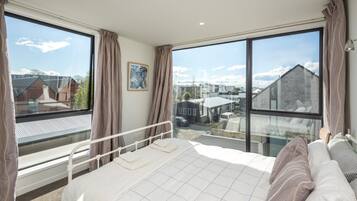 Apartment, 3 Bedrooms | 3 bedrooms, iron/ironing board, bed sheets