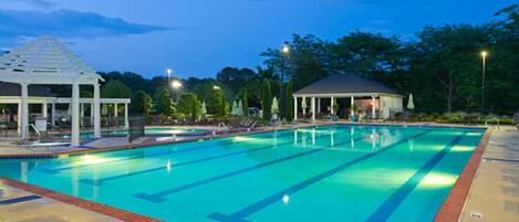 Piscine couverte, piscine extérieure