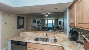 Fridge, microwave, oven, stovetop - E1602 Gulf Front, Amazing View, 3 Pools (Panama City)