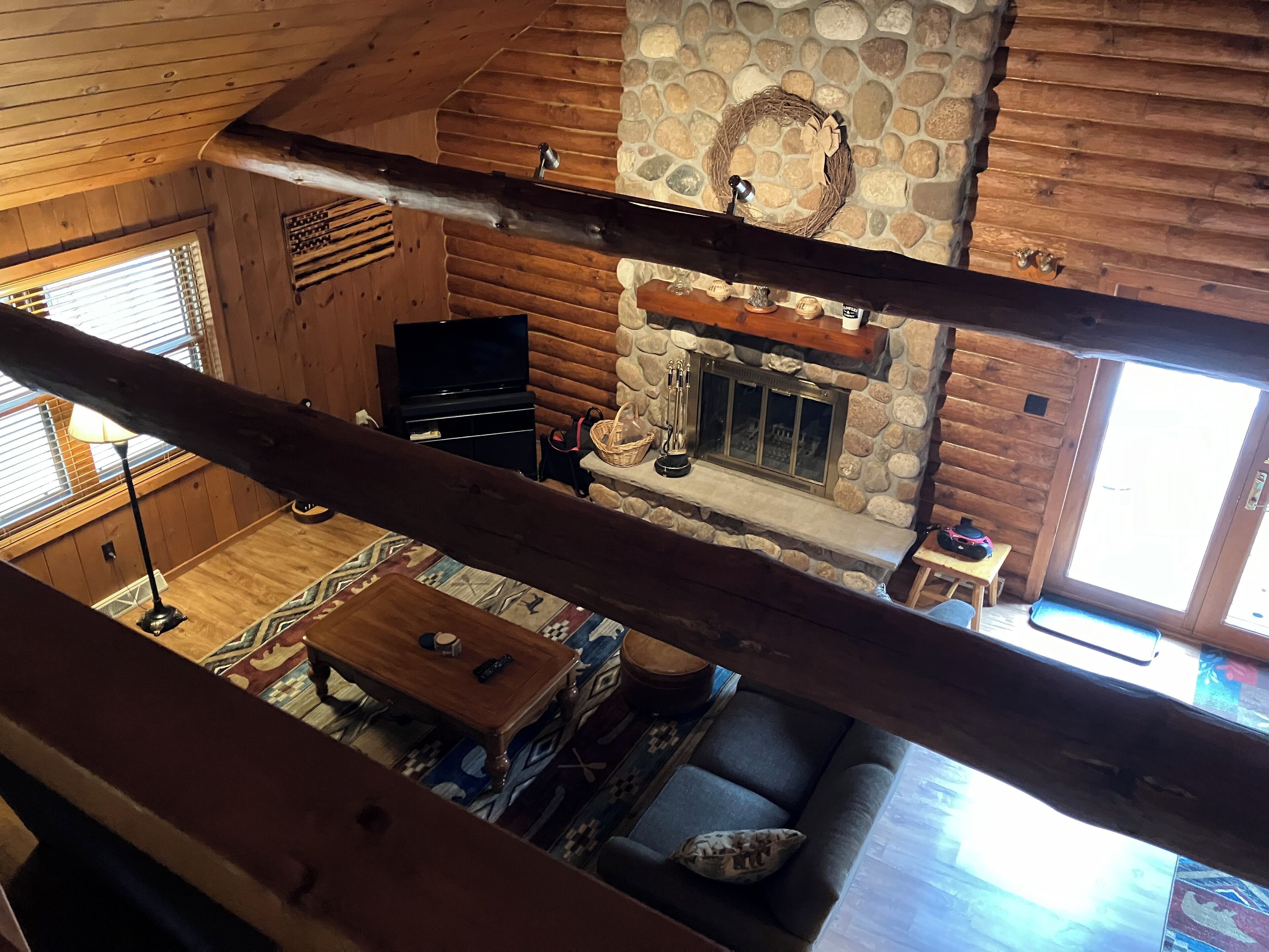 Smart TV, fireplace, DVD player, table tennis