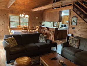 Smart TV, chimenea, reproductor de DVD y tenis de mesa 