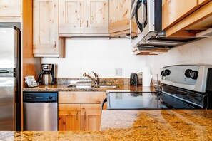 Fridge, microwave, oven, stovetop - Ski in Ski out Private Condo With Balcony Overlooking the Lifts (Park City)