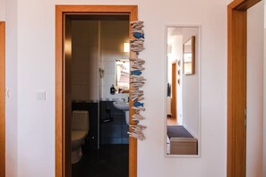 Apartment, Mehrere Betten | Badezimmer | Duschwanne, Komfortbadewanne, Haartrockner, Handtücher