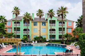 Outdoor pool, a heated pool