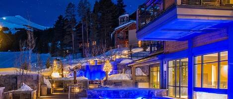 Indoor pool, outdoor pool