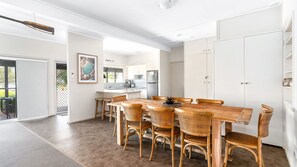 Dining - FREE NIGHT. Pay for 2 stay for 3 (Mollymook Beach)