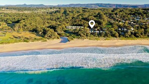 Beach nearby - FREE NIGHT. Pay for 2 stay for 3 (Mollymook Beach)