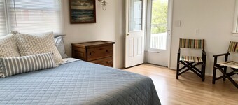 Newly renovated Cape Cod 4BR 2 Baths in LBI close to restaurants, and beach