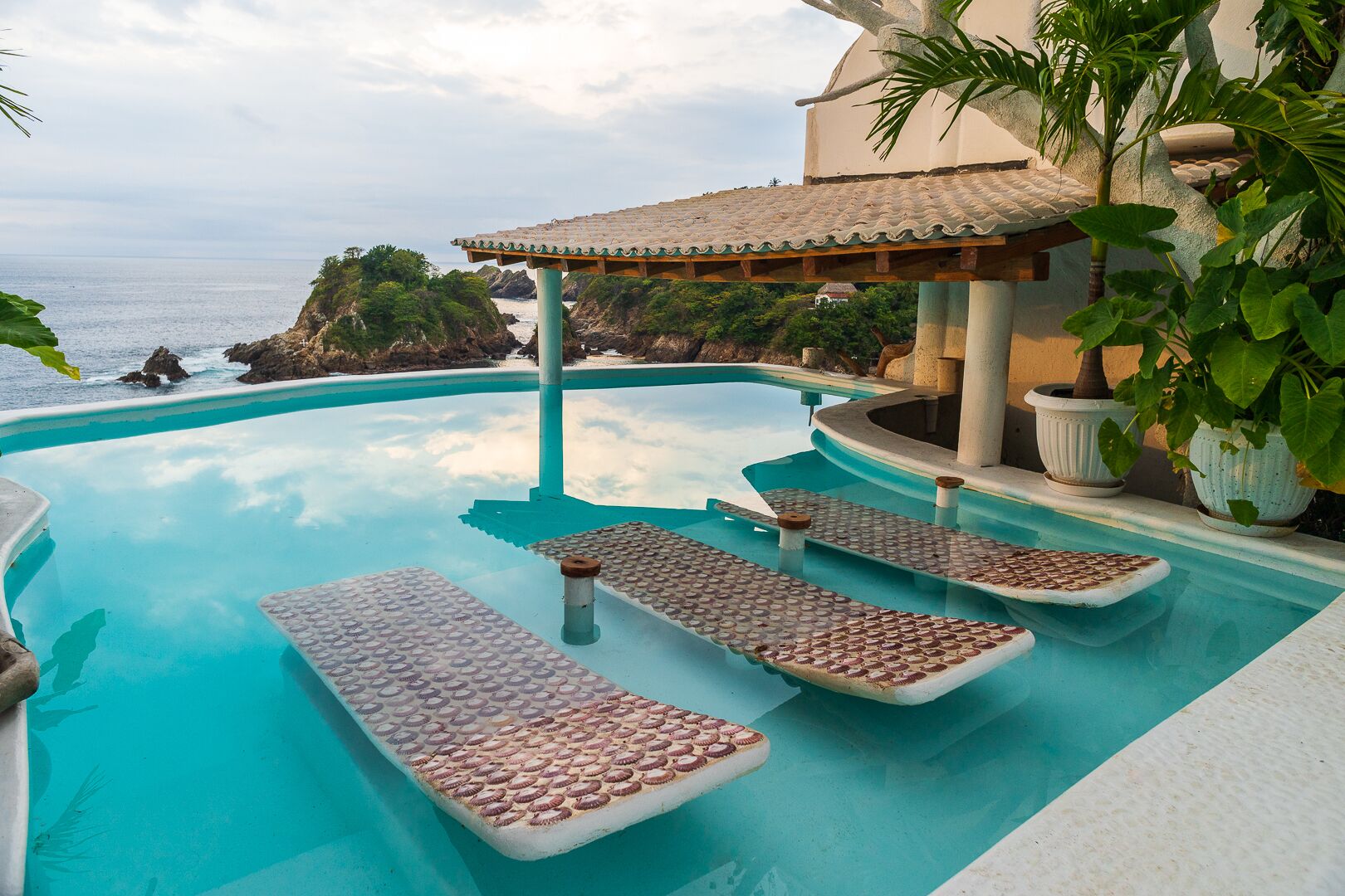 2 piscinas techadas, 3 piscinas al aire libre