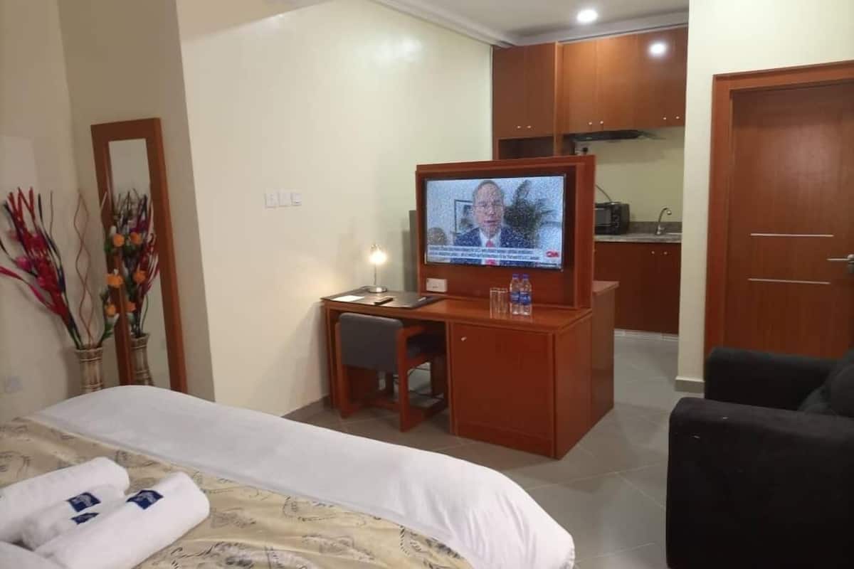 Estudio Prestigio, 1 habitación, cocineta, vista a la alberca | Ropa de cama de alta calidad y edredón