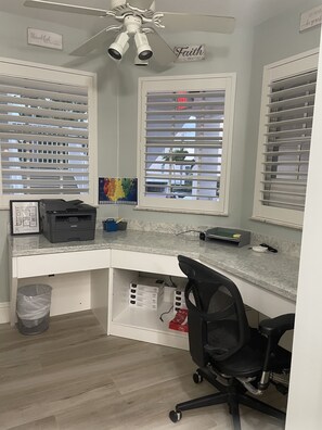 Interior - Bay Harbour Islamorada Oceanfront Views 3/2.5 UPDATED condo DOCK (Islamorada)