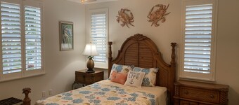 Bay Harbour Islamorada Oceanfront Views 3/2.5 UPDATED condo DOCK