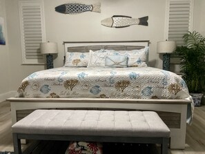 3 bedrooms, iron/ironing board, WiFi, bed sheets - Bay Harbour Islamorada Oceanfront Views 3/2.5 UPDATED condo DOCK (Islamorada)