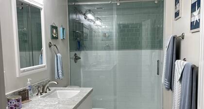 Bay Harbour Islamorada Oceanfront Views 3/2.5 UPDATED condo DOCK